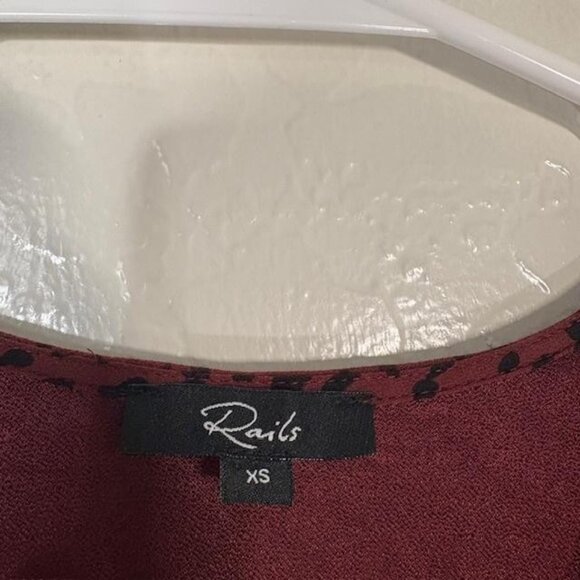 Rails Jumpsuit Womens XS Rust Spotted Jet Short Sleeve Tie Waist V Neck Wide Leg - Picture 3 of 8